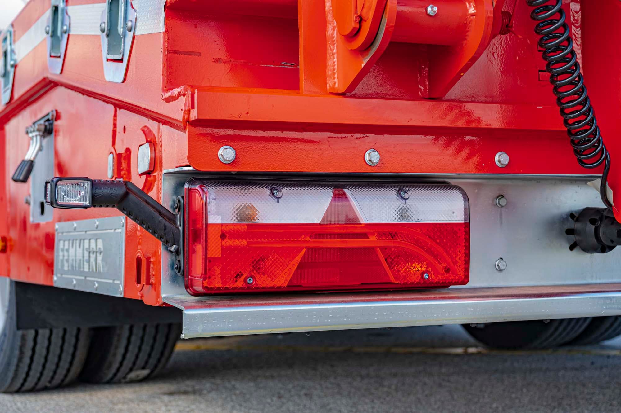 Self-Steering Axles. Smooth Tracking.