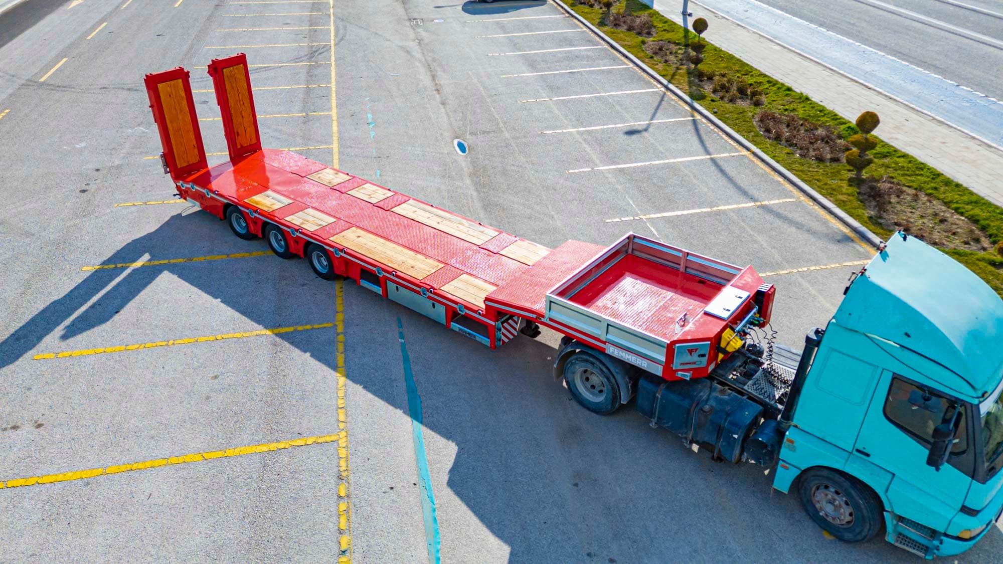 Femmerr Standard Lowbed Semi Trailer with Hydraulic Ramp